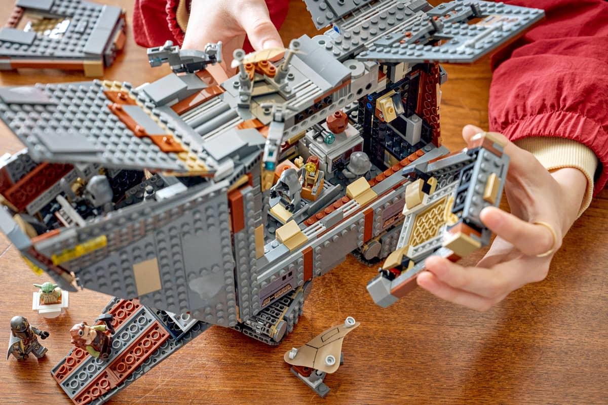 LEGO Star Wars Offworld Sandcrawler and Mudhorn 75453