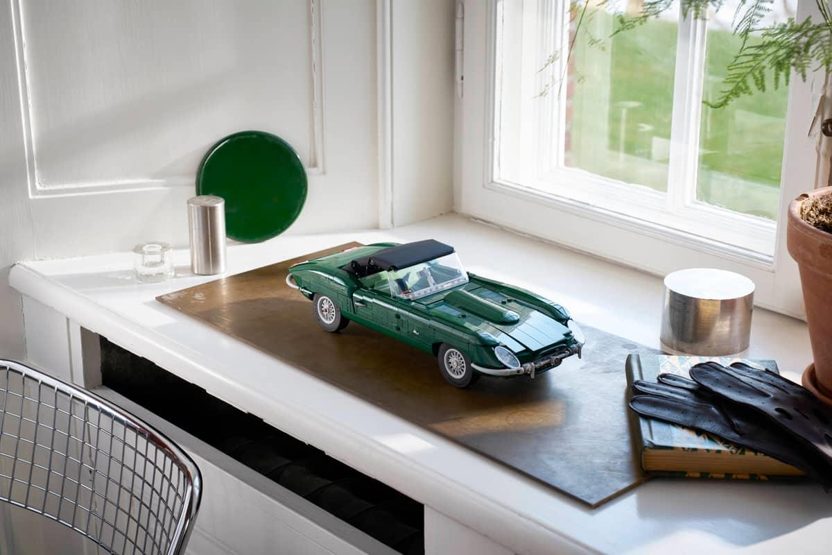 LEGO Icons Jaguar E-Type 11381