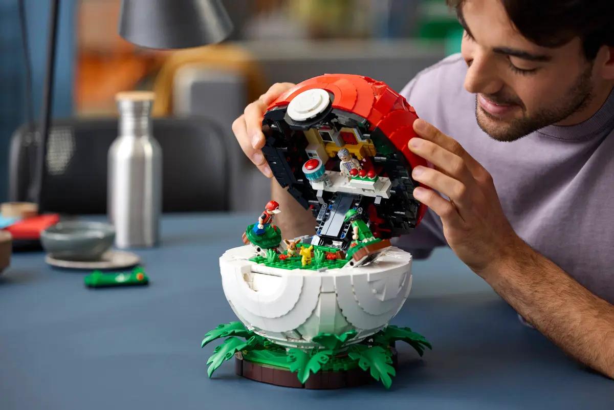 LEGO Pokemon Iconic Trainer Moments Poké Ball 72154