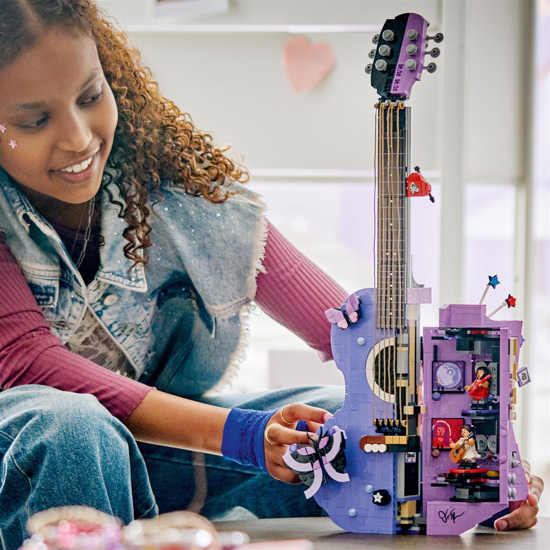 LEGO Editions Olivia Rodrigo's Dual Guitar 43031