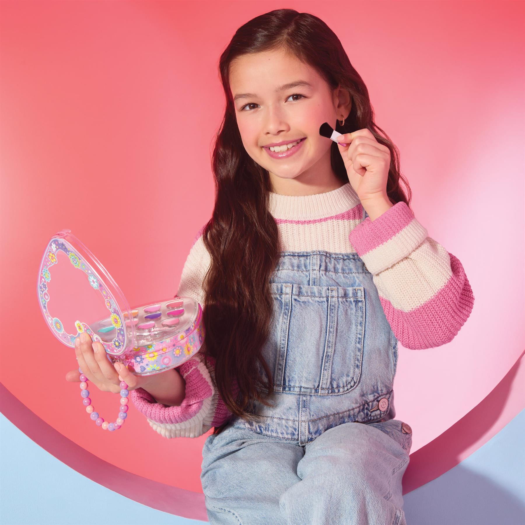 Make It Real Glimmer & Glow Sweetheart Cosmetic Case