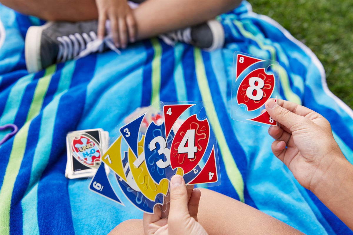 Uno H2O To Go Card Game