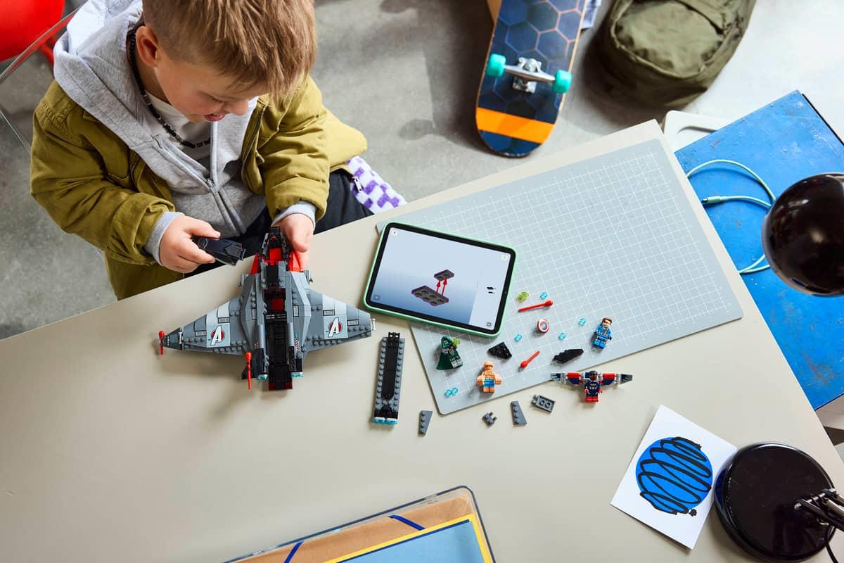 LEGO Avengers: Doomsday Quinjet 76347