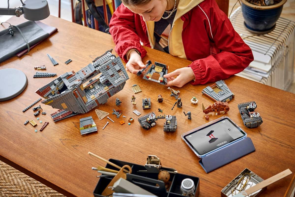 LEGO Star Wars Offworld Sandcrawler and Mudhorn 75453