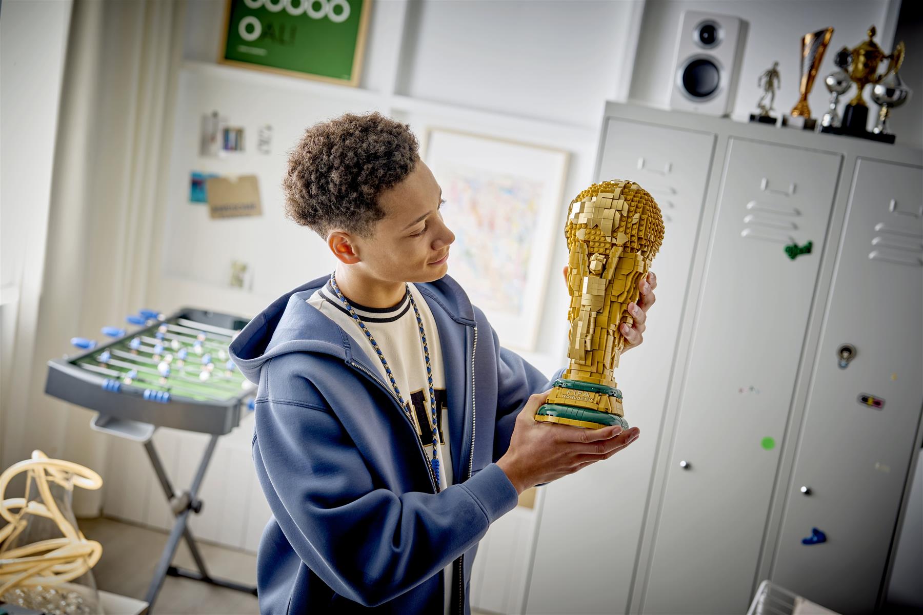 LEGO FIFA World Cup Official Trophy 43020