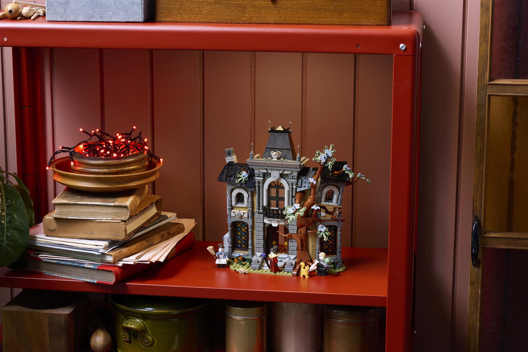 LEGO Icons Mayor Manor 11383