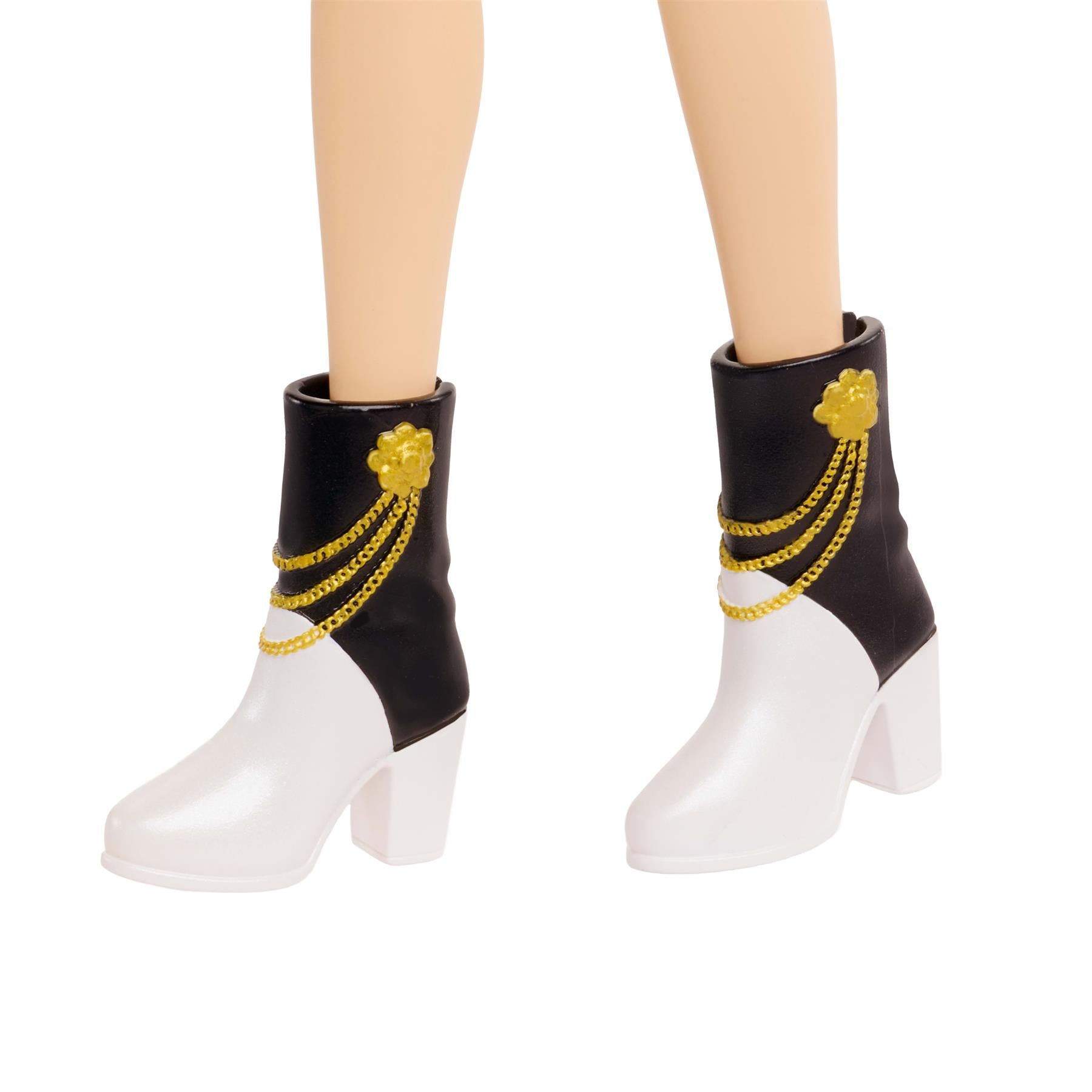 Netflix K-POP Demon Hunters HUNTR/X  "Golden" Singing Doll -  Mira