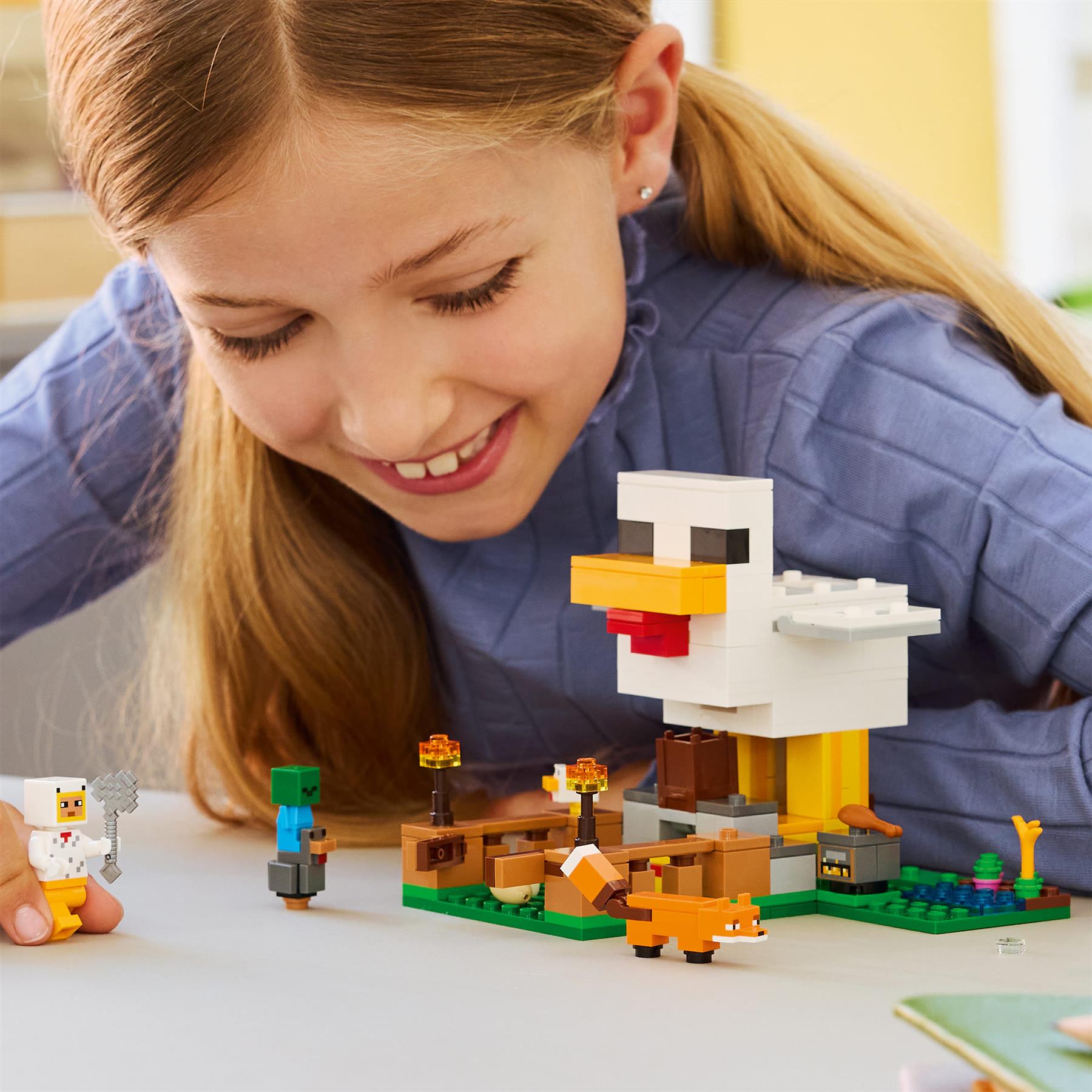 LEGO Minecraft Chicken Farm 21585
