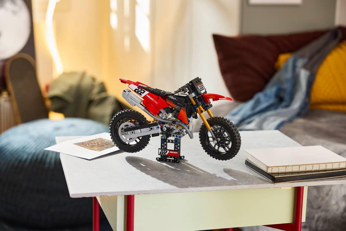 LEGO Technic Ducati Desmo450 MX Factory Motorcycle 42238