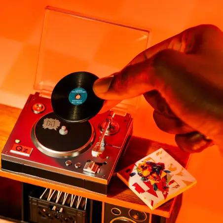 MGA's Miniverse  Real Music Record Player