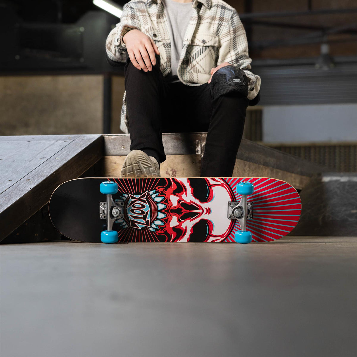 Xootz Doublekick Skull 31-Inch Skateboard