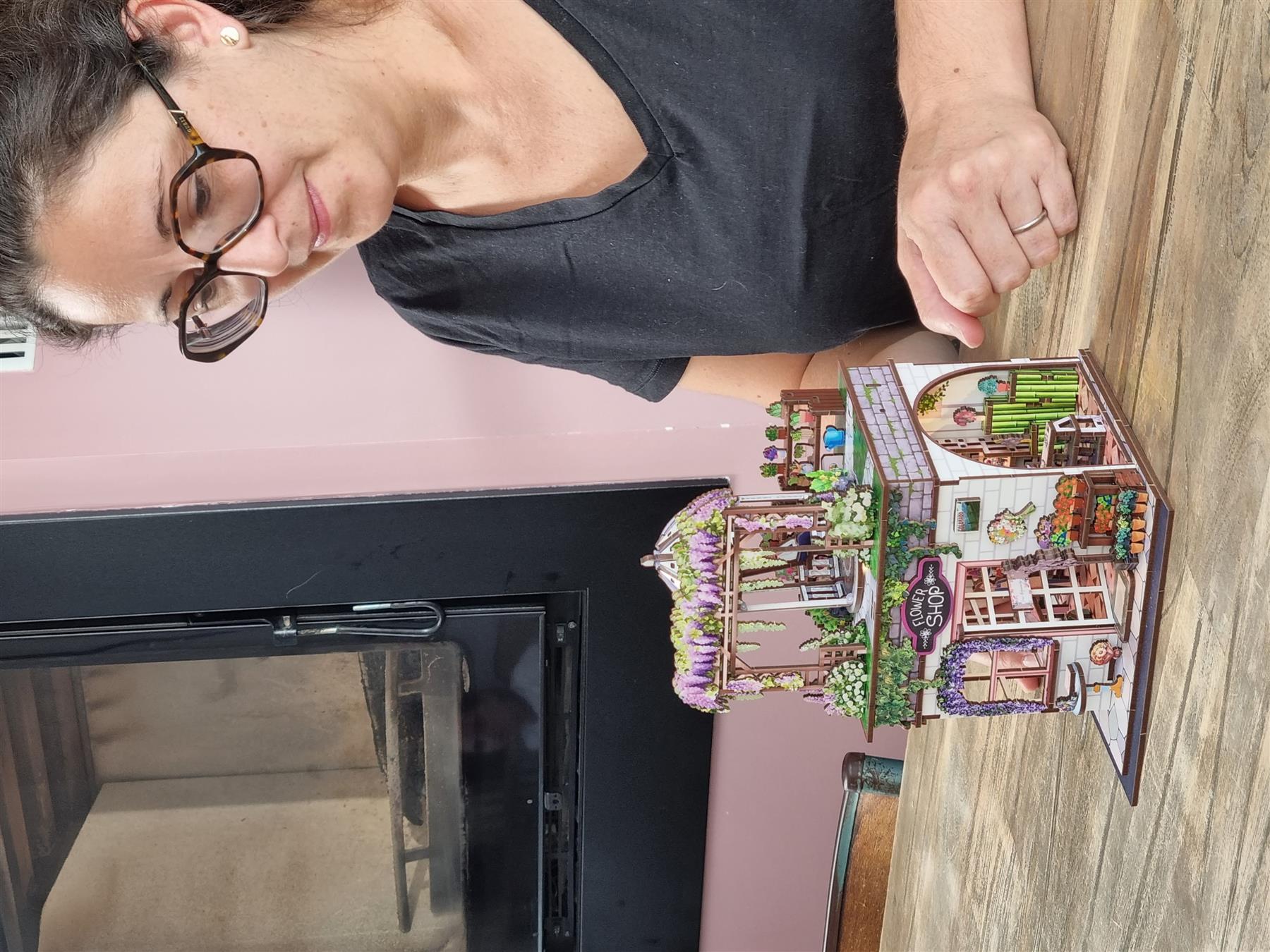 Buki Florist's Diorama