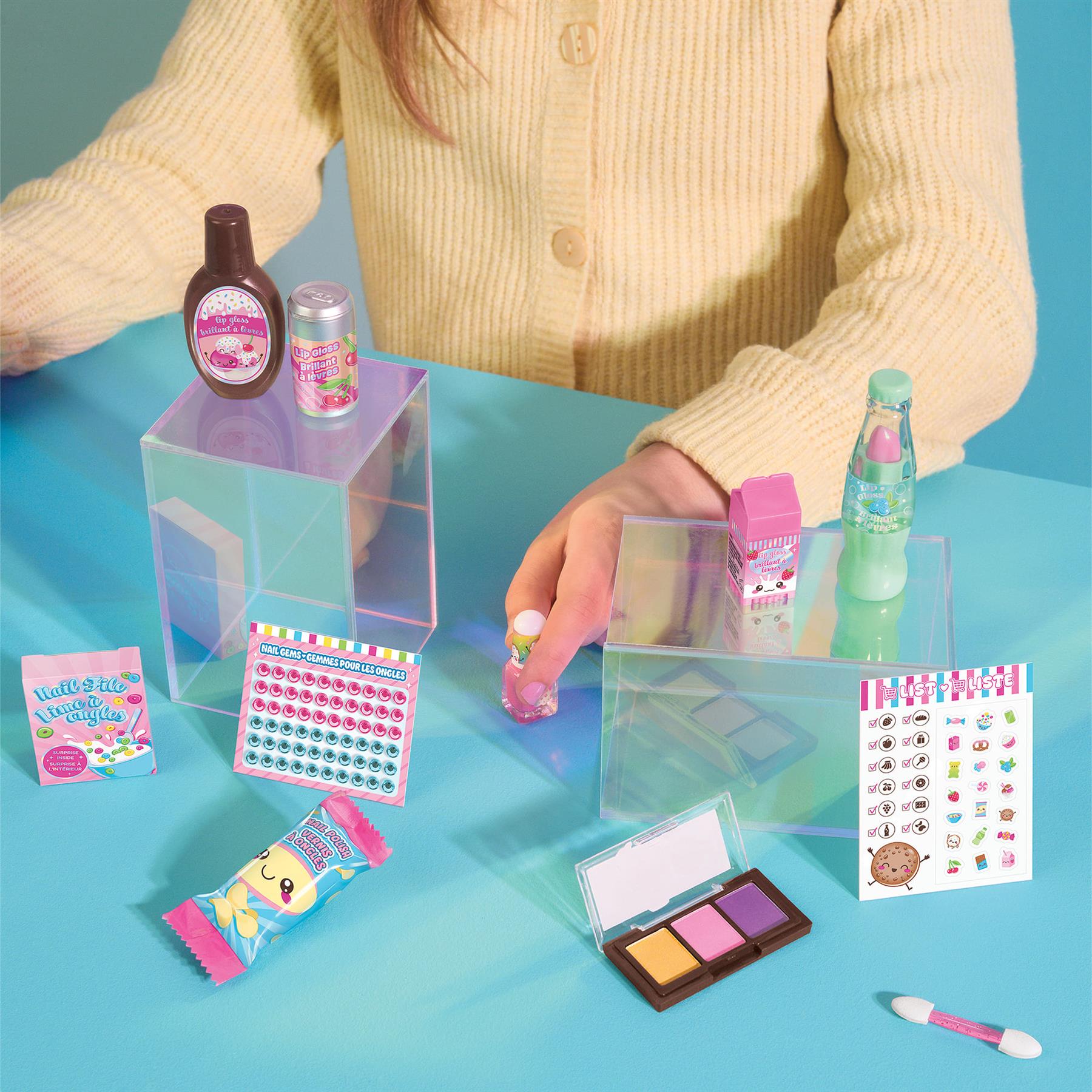 Make It Real Glimmer & Glow Mini Mart Cosmetic Set