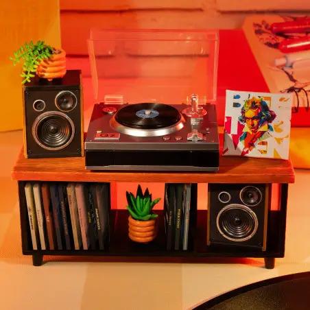MGA's Miniverse  Real Music Record Player