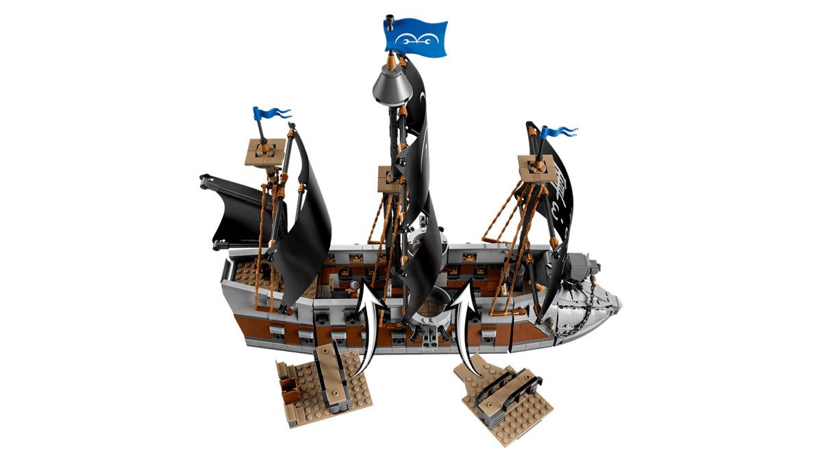 LEGO One Piece Garp's Marine Battleship 75646