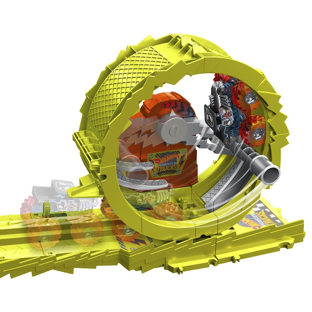 Hot Wheels Monster Trucks Power Smashers Charge & Chase Playset