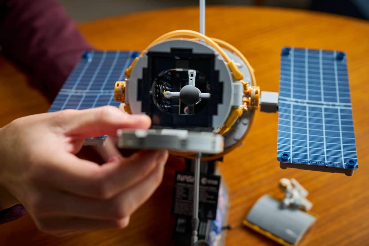 LEGO Icons Hubble Space Telescope 11382