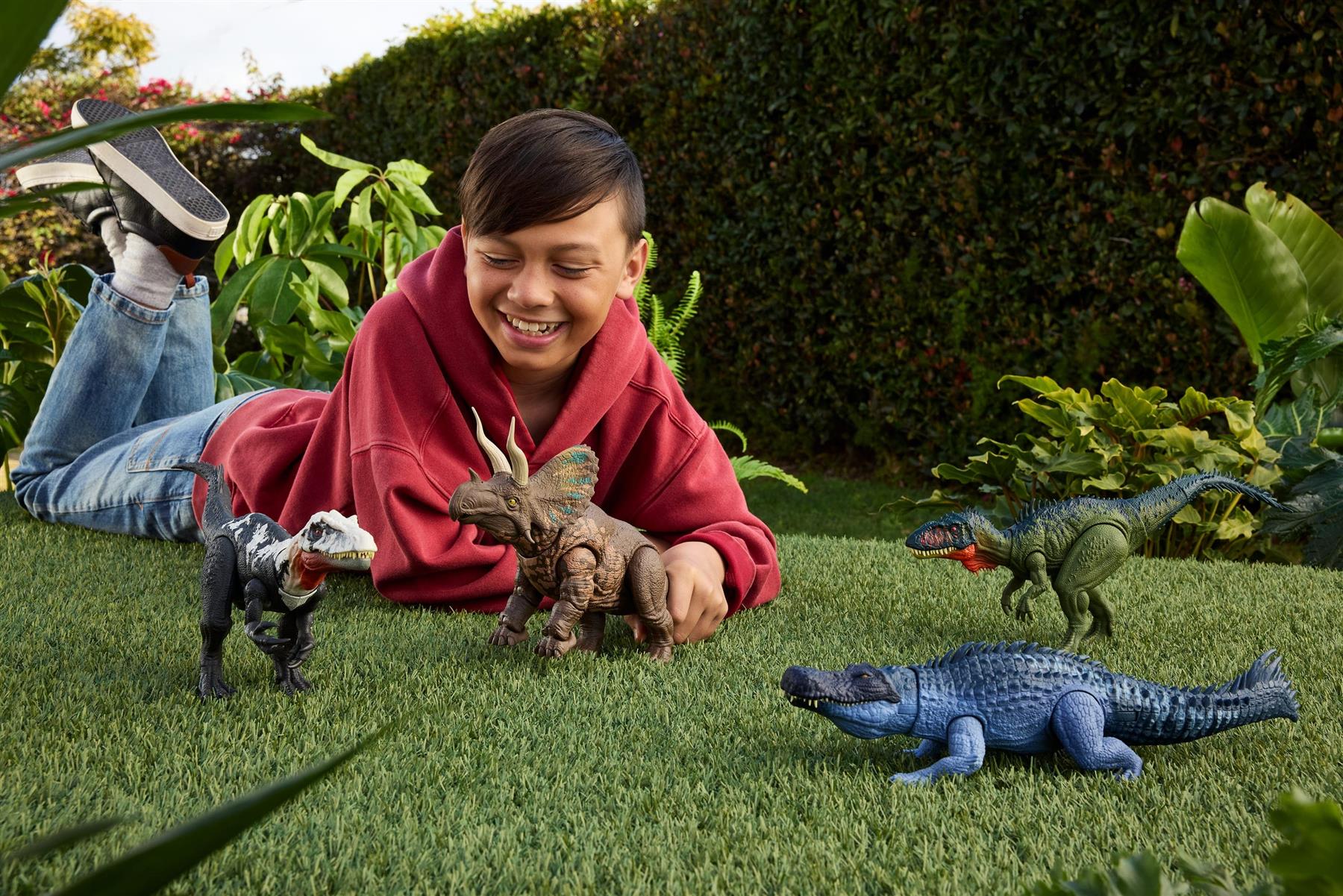 Jurassic World Gigantic Thrashers Dinosaur Figure Assortment