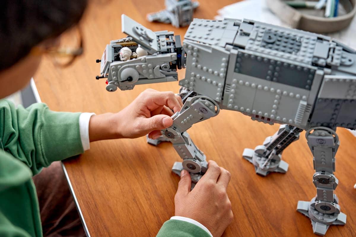 LEGO Star Wars Imperial Remnant AT-AT with INT-4 75454