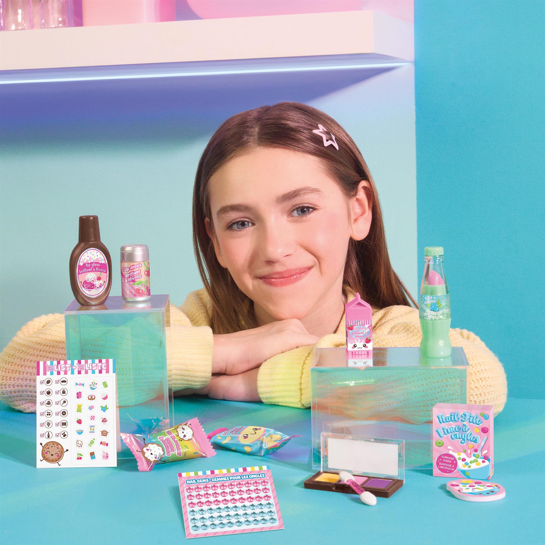 Make It Real Glimmer & Glow Mini Mart Cosmetic Set