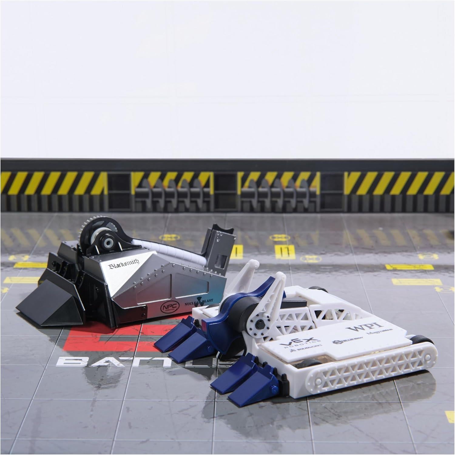 Hexbots BattleBots Arena Bite Force & Blacksmith RC Robot Set