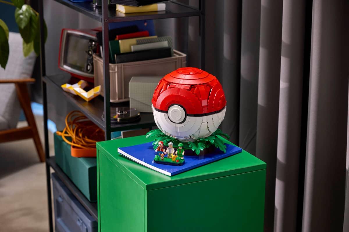 LEGO Pokemon Iconic Trainer Moments Poké Ball 72154